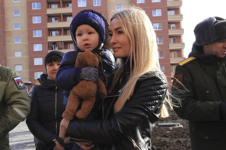 Как часто военнослужащим приходится переезжать